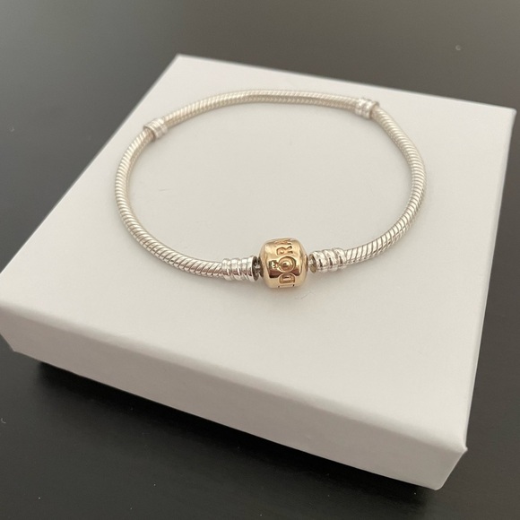Pandora 14 and silver 7.5 bracelet - Picture 1 of 2